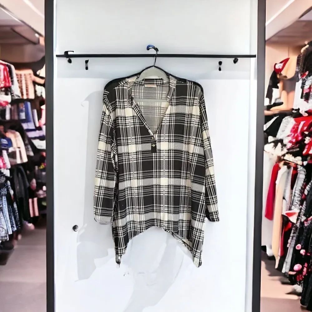 Claudia Richard l Black/White Plaid Top l 3/4 Sleeve l EUC